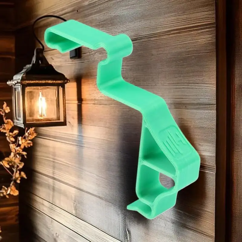 Ventilation Clip For Trash Bins With Lids Designed To Improve Outdoor Bin Freshness And Reduce Smelly Conditions