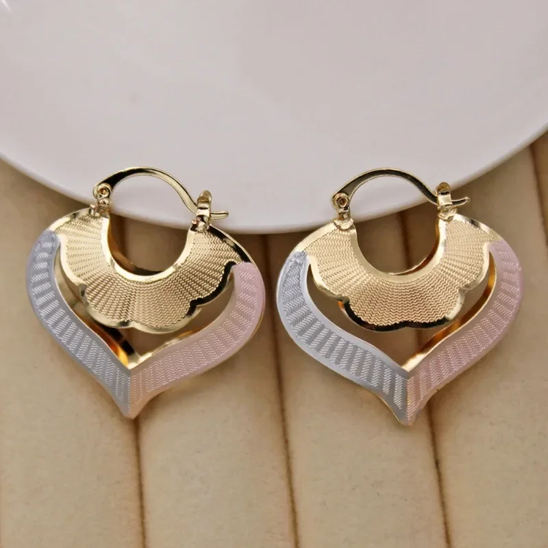 Punk Trendy Statement Hoop Earrings for Women Gold Color Heart Earring Luxury Jewelry for Wedding Anniversary Gift