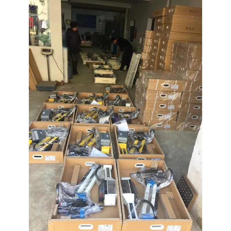 Prodotto popolare Maschiatrice elettrica automatica con braccio flessibile servo verticale M6 - M36 in vendita