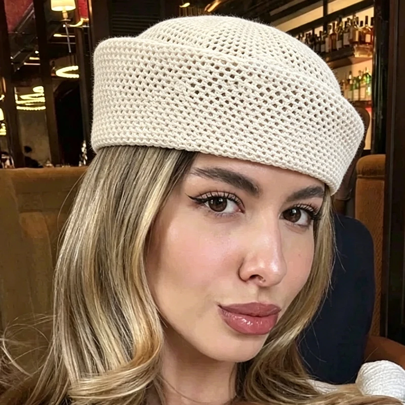 Neue Sommer-Kollektion: Französische Retro-Künstler-Baskenmützen, Pillbox-Hüte, Netz-Häkel-Fedoras, Sonnenhüte für Damen, Strohhüte mit rundem, konkavem Oberteil