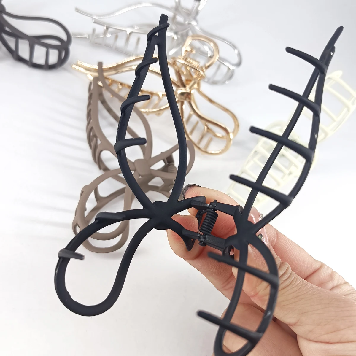 11.5cm Three-Dimensional Line Sweet Bow Large Hair Claw Metal Shark Clip For Woman Hair Accessories