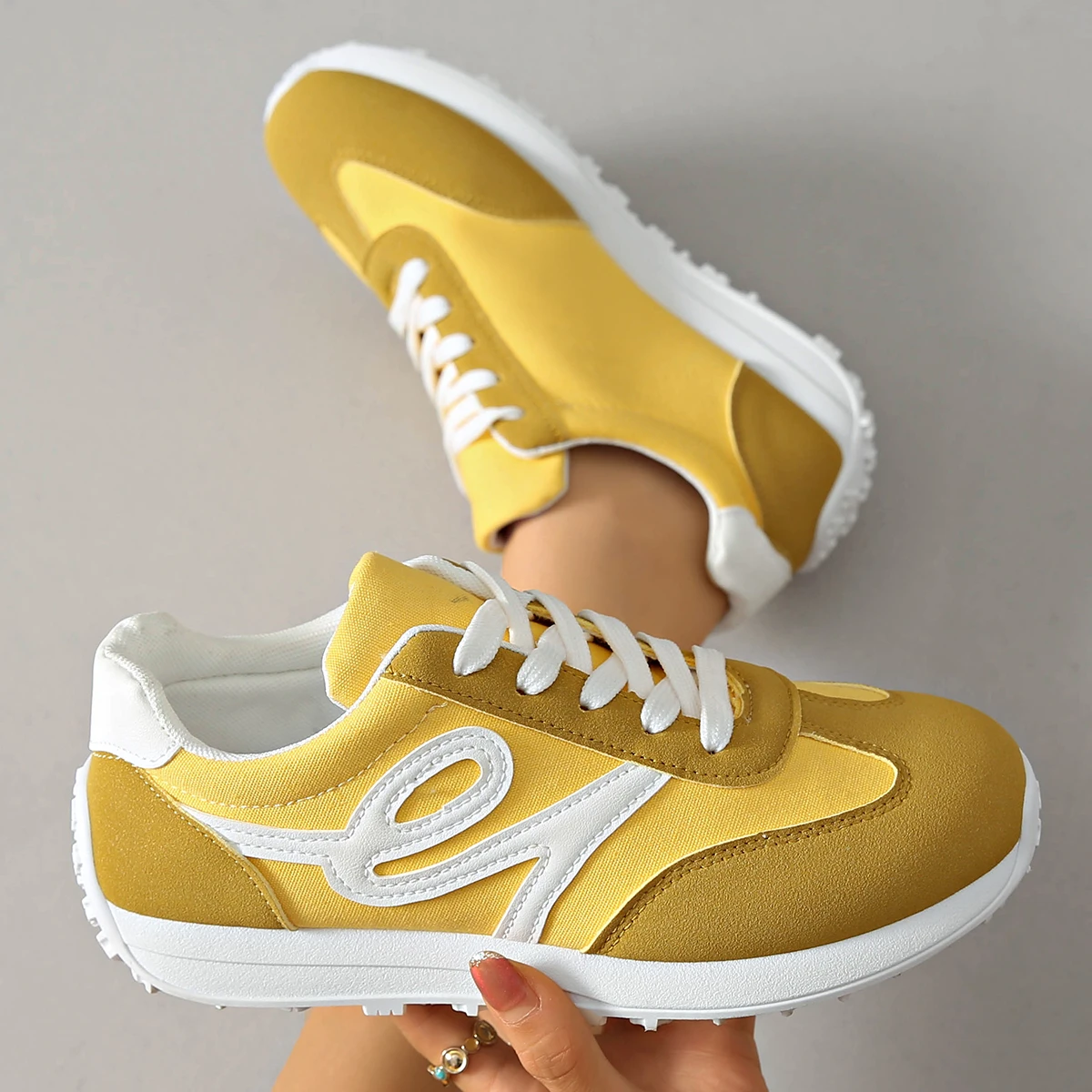 

Fashion Striped Women's Lightweight Sneakers Soft Sole Non Slip Casual Sports Shoes Woman Spring Autumn Lace Up Yellow Sneakers