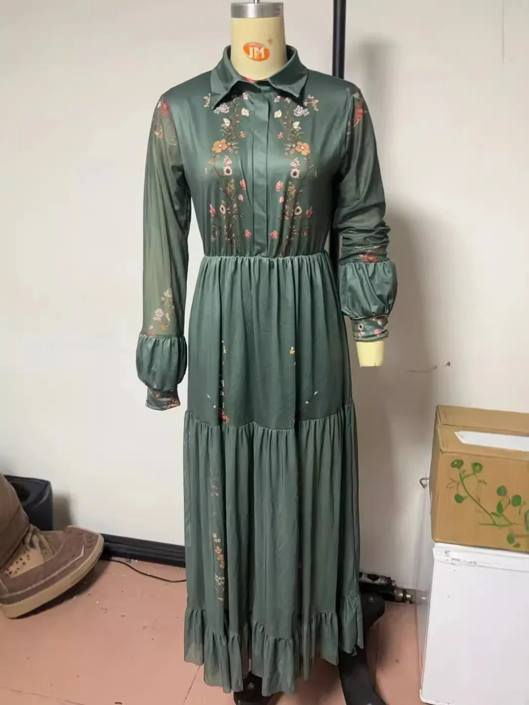 Robe imprimée à manches longues et col en v, jupe longue, style pastoral rétro, européen et américain, nouvelle collection automne 2025