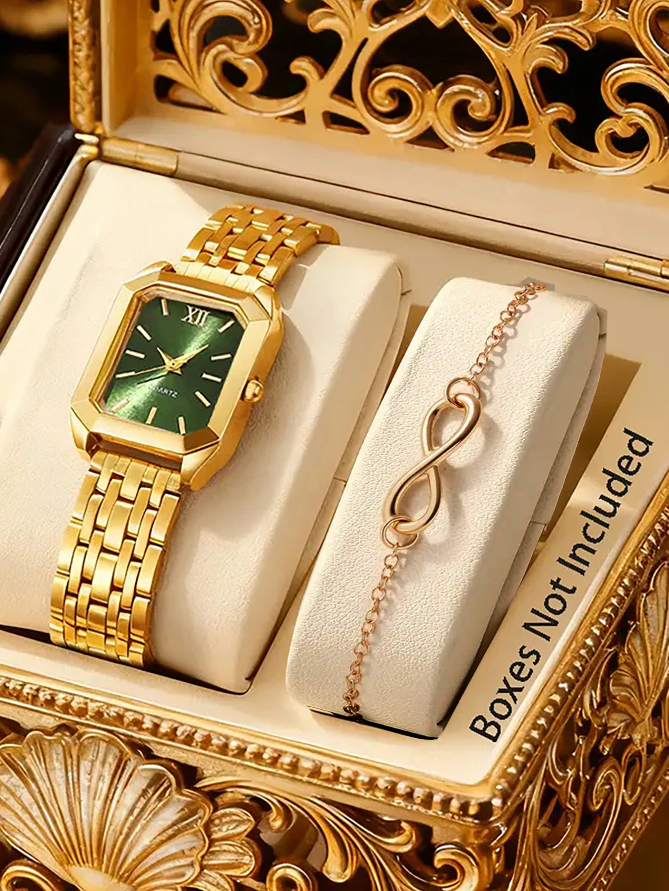 Conjunto quadrado de relógio e pulseira de quartzo Petite Lady, com um design elegante e simples. Não inclui a caixa.