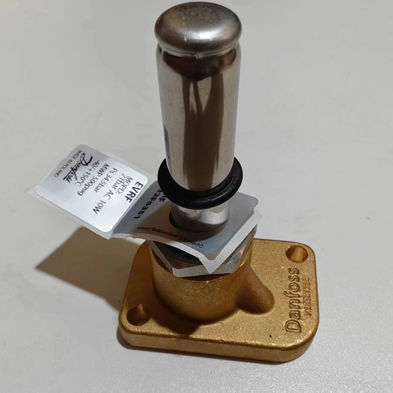 

Refrigeration and air Conditioning Accessories RTWD Solenoid Valve VAL10643/032F6351