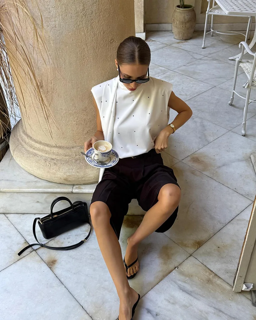 Haut à col roulé en Satin blanc sans manches pour femmes, taille haute, tenue élégante et décontractée, printemps 2026, vêtements de bureau pour les déplacements quotidiens