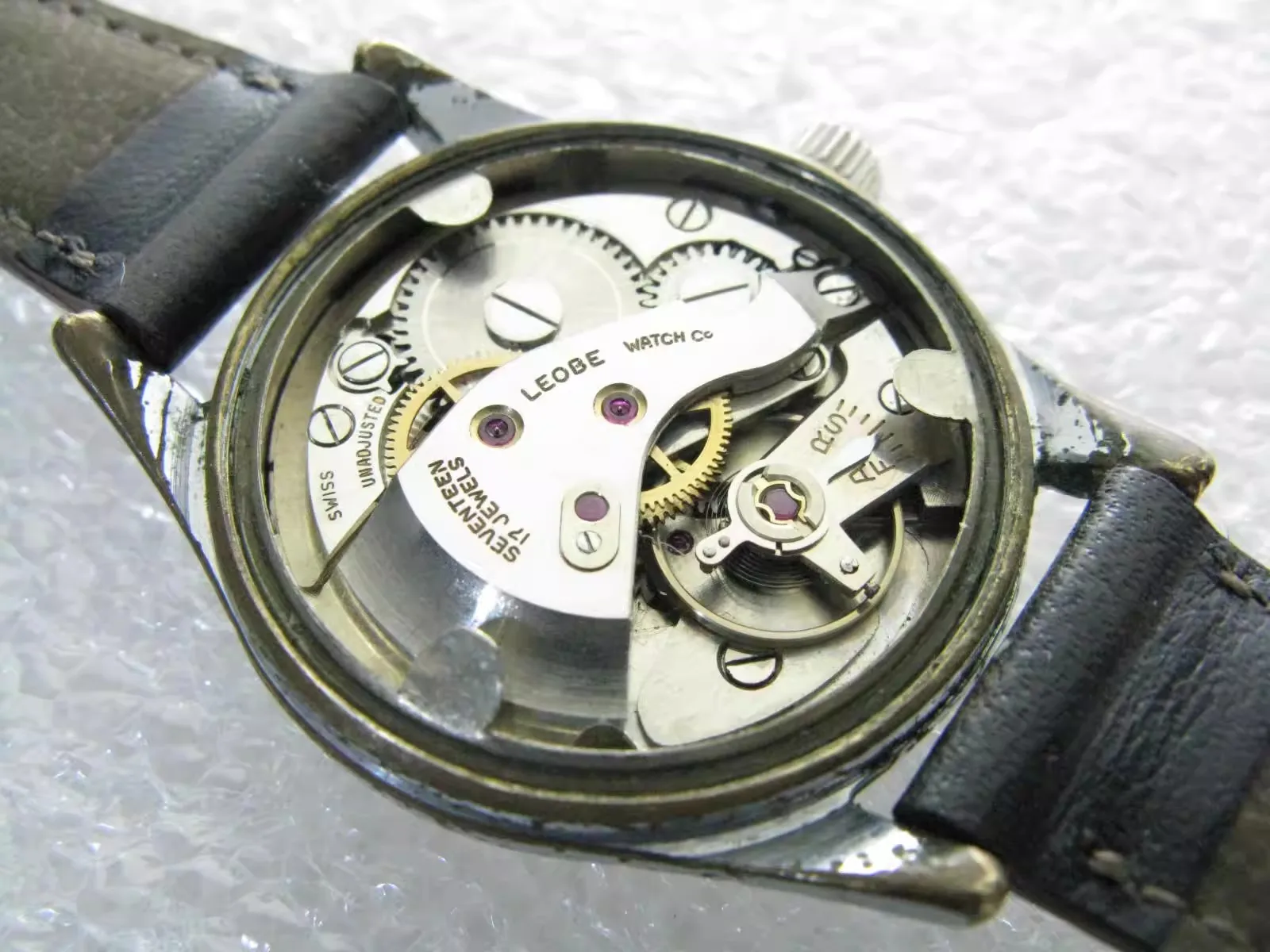 

1958 LEOBE old watch suisse F 28 Movement