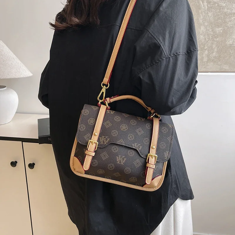 

Chic Vegan Leather Crossbody Bag Women's Compact Shoulder Handbag Ladies Stylish Purse With Removable Keychain & Card Holder