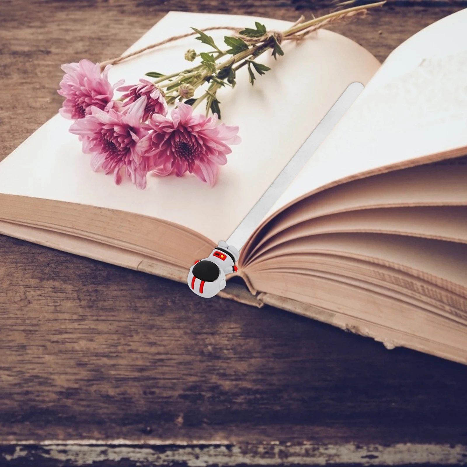 

Astronaut Rocket Bookmark 3D Metal Long Bookmarks for Students Page Markers Gifts Kids Stationery Precision Durability Readers