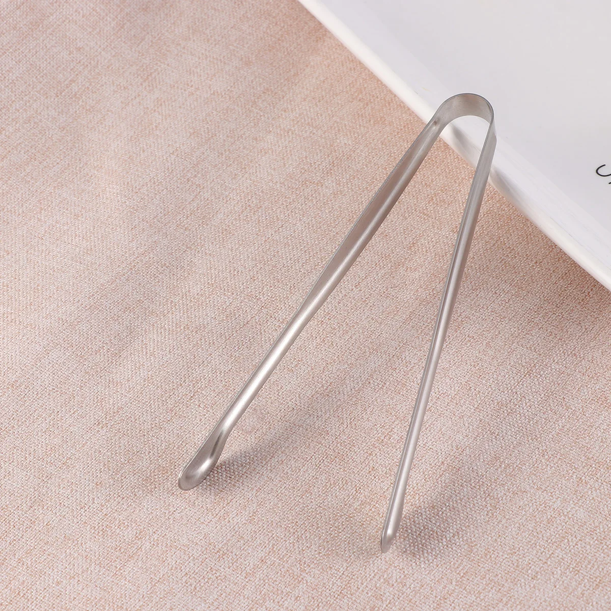 

4 Pcs Stainless Steel Food Tongs Clips Bar Party Salad Buffet Kitchen BBQ Tools Heat Resistant Portable