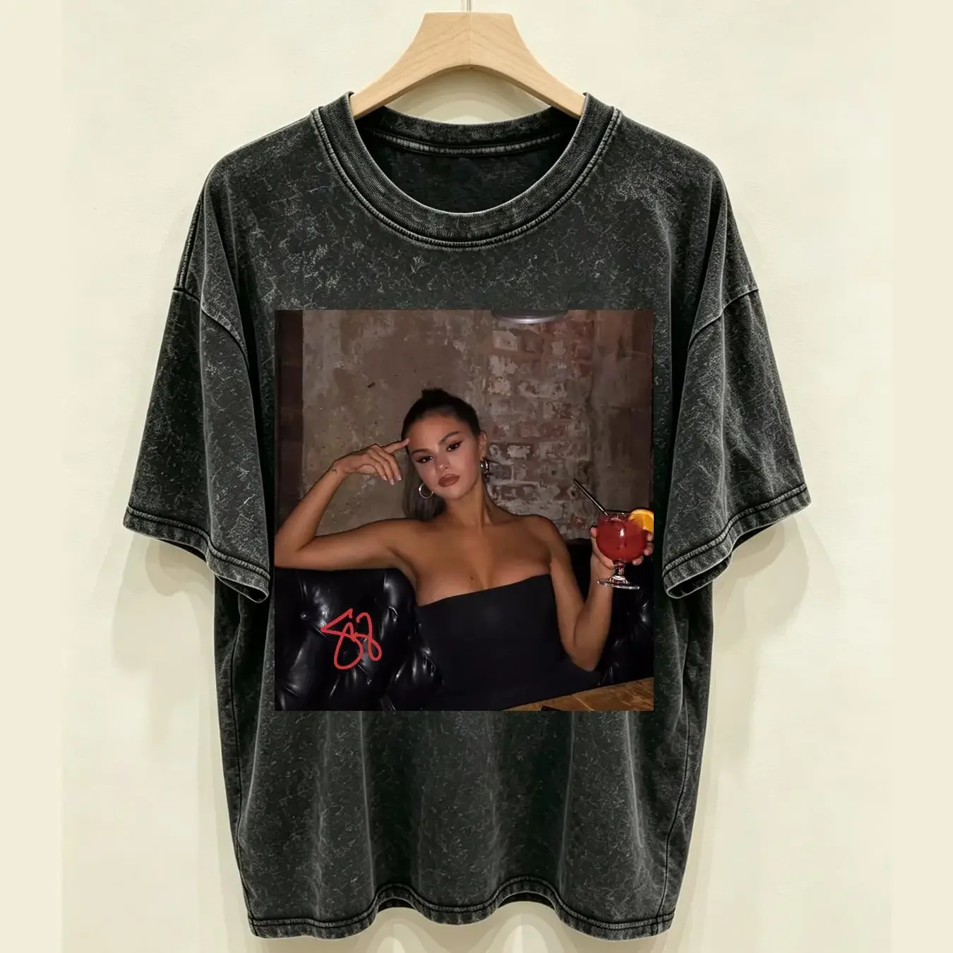 washed T Shirt Rare Selena Gomez Singer Country Music Black S 234XL THAEB1395 vintage Washed Comfortable Top For Everyday Wear