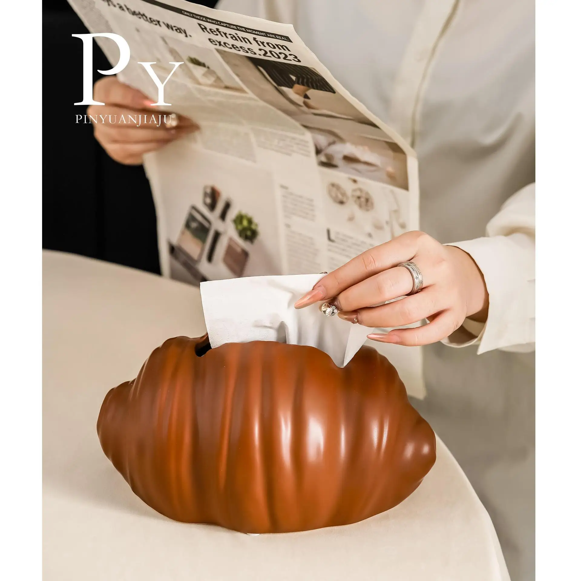 Ceramic Tissue Box, Realistic Croissant-shaped Tissue Storage Box, Bathroom Table High-level Tissue Box Decorative Item