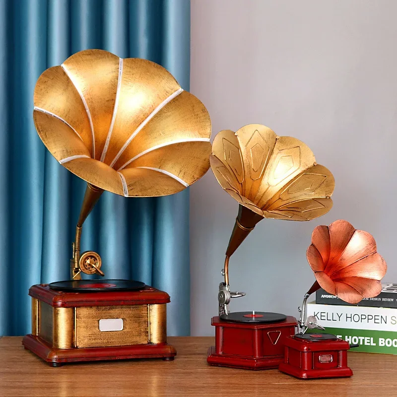 Luxury Vinyl Record Player Ornament Retro Model Phonograph for Window Decoration Antique Style Accent  Vintage Decor Display
