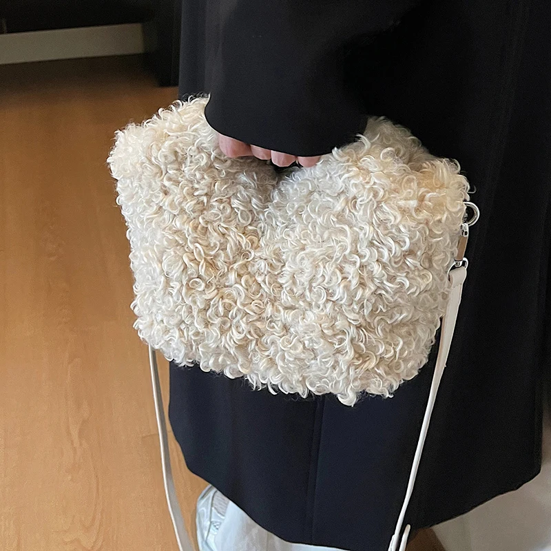 Borse a tracolla semplici in tinta unita Borsa a tracolla singola in lana d'agnello elegante femminile Borsa versatile autunnale e invernale per le donne