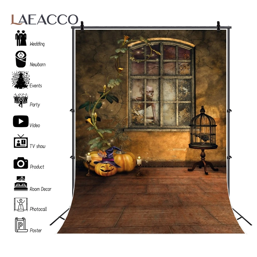 خلفية تصوير داخلي للهالوين ، أرضية خشبية ، نافذة حائط ، شمعة يقطين ، ديكور جمجمة ، تصوير بورتريه للبالغين ، خلفية