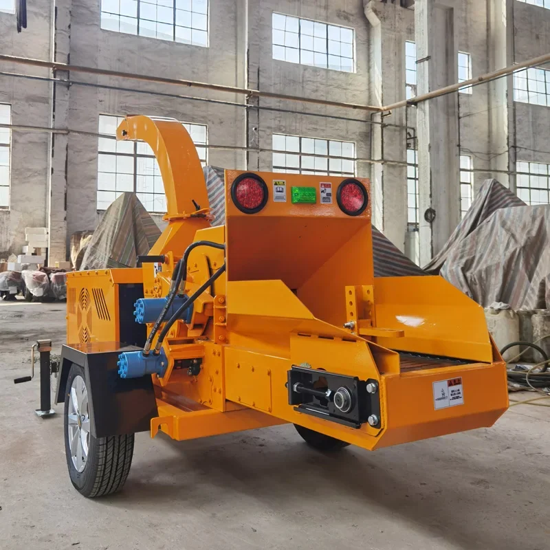 Wood Chipper Machine Industrial Mobile Wood Chipper  engine Shredder Wood Chipper For Sales