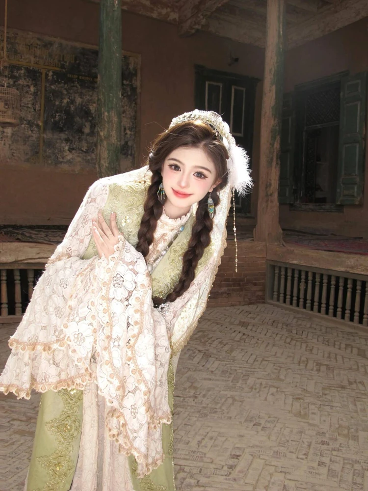 プリンセススタイルのエスニックウイグル衣装写真撮影用衣類若い - Ethnic Fashion Shoot のレビューと価格