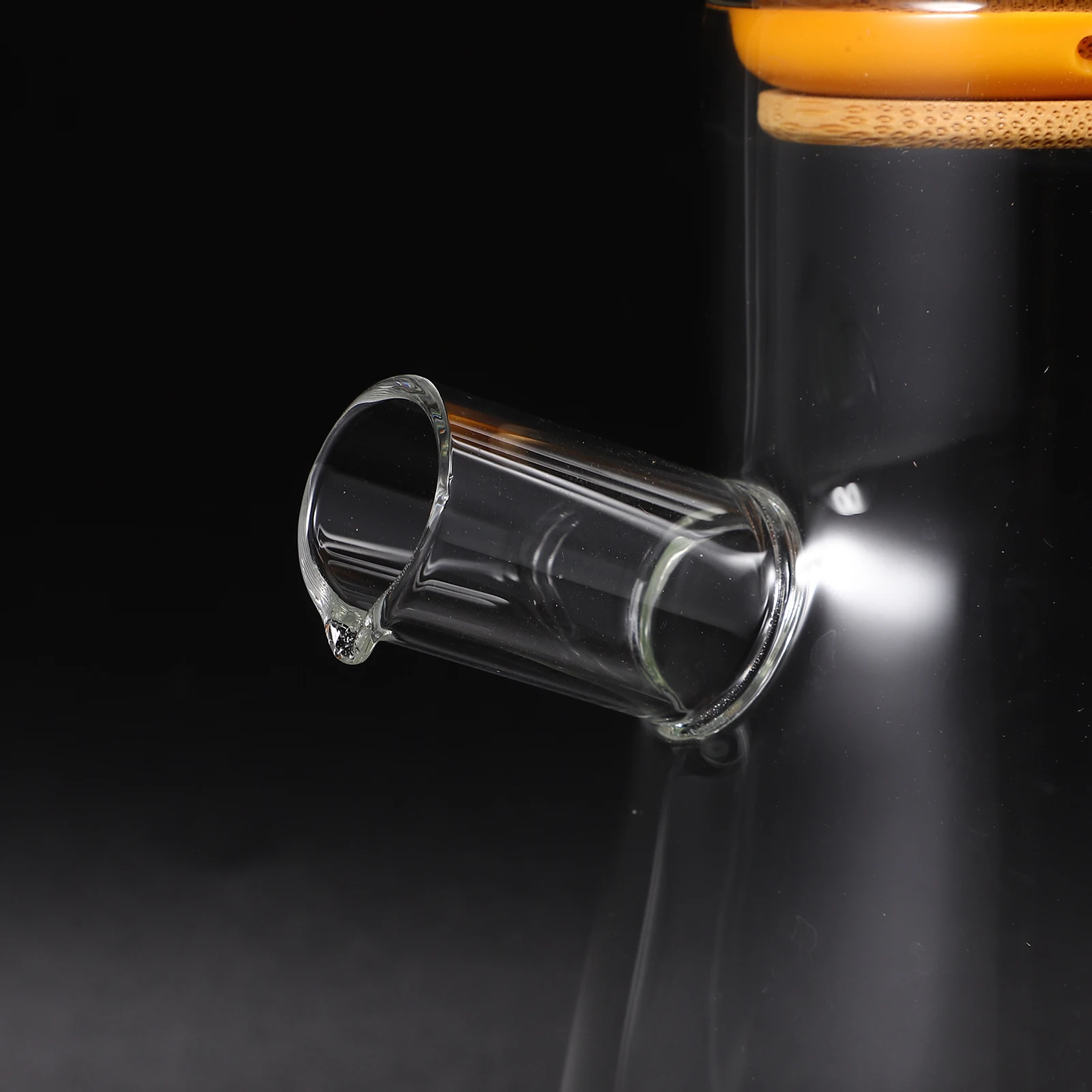 

1pc Oil Dispenser Glass Oil Bottle With Handle Large Capacity Scale Liquid Seasoning Container For Kitchen Use Vinegar Cruet