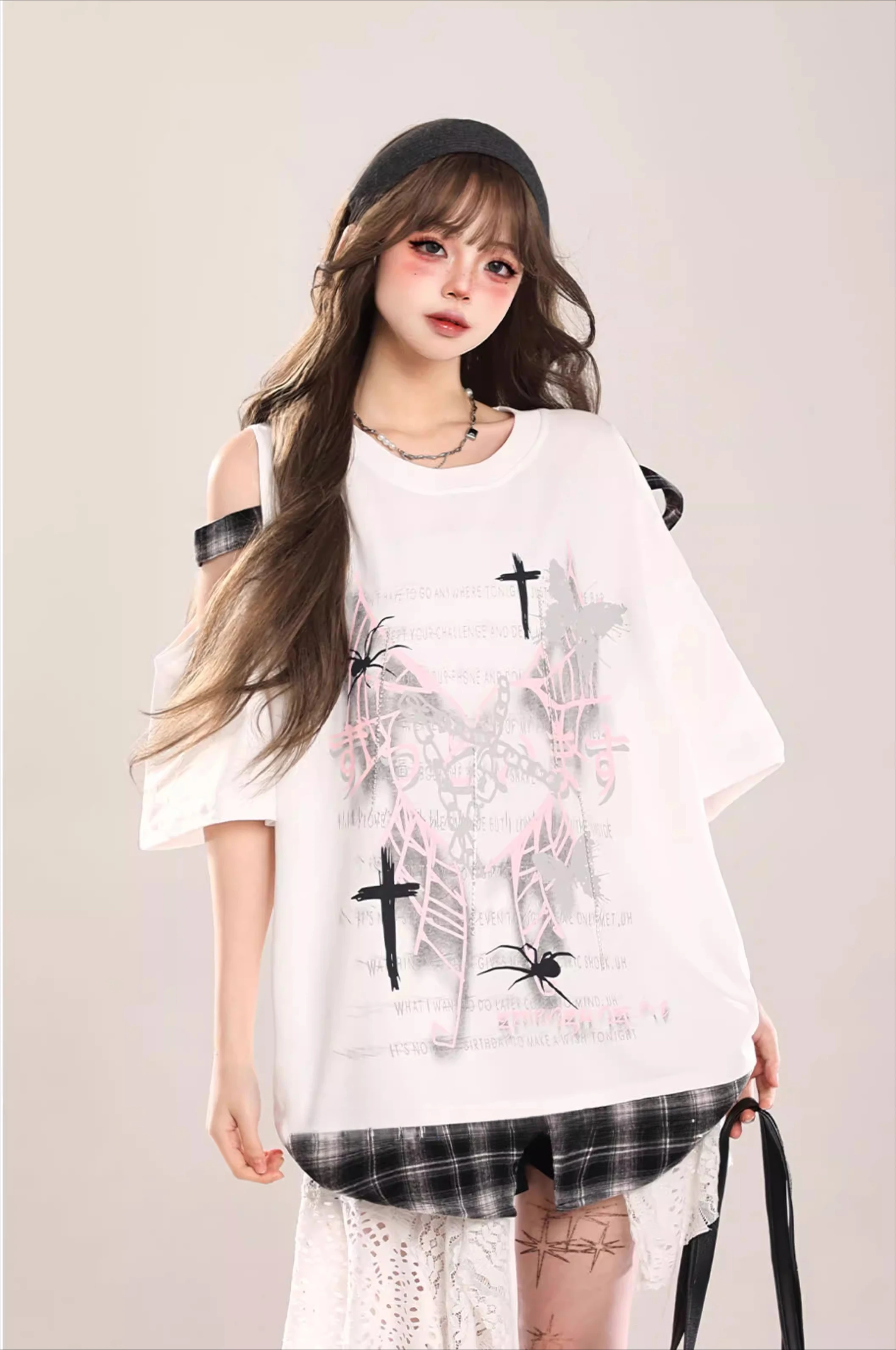 아메리칸 쿨 버터플라이 레터 프린트 반팔 블랙 티셔츠 여성용 여름 서브컬쳐 스타일 루즈 오프숄더 화이트 탑