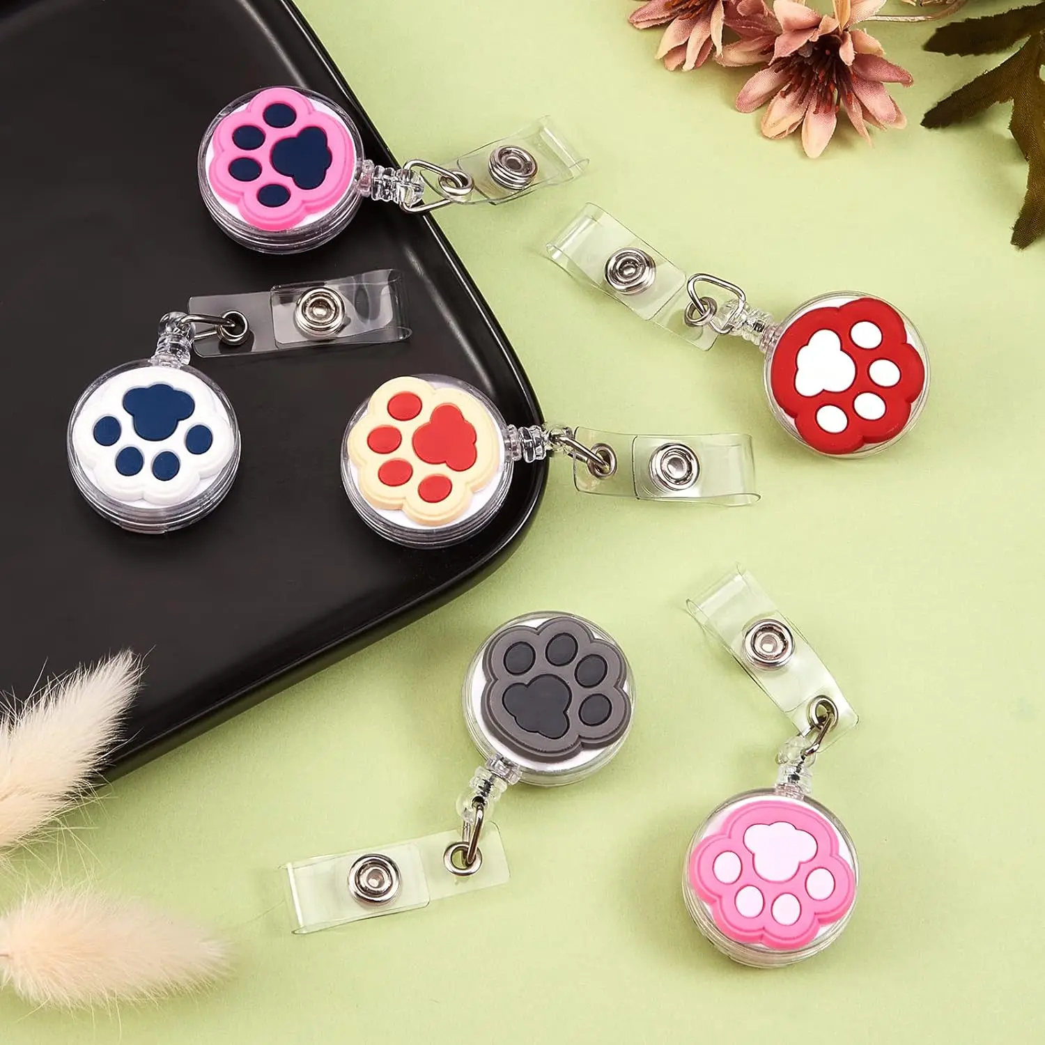 1Pcs Cute Cat Paw Badge Reels Cartoon Retractable Animal Badge Holder Nurse Doctor ID/IC Work Card Holder Office Supplies Gifts