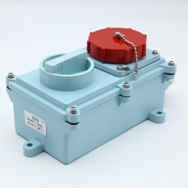 

IEC 380-460V with or Without Lock 16A Switch Socket 792774 792778