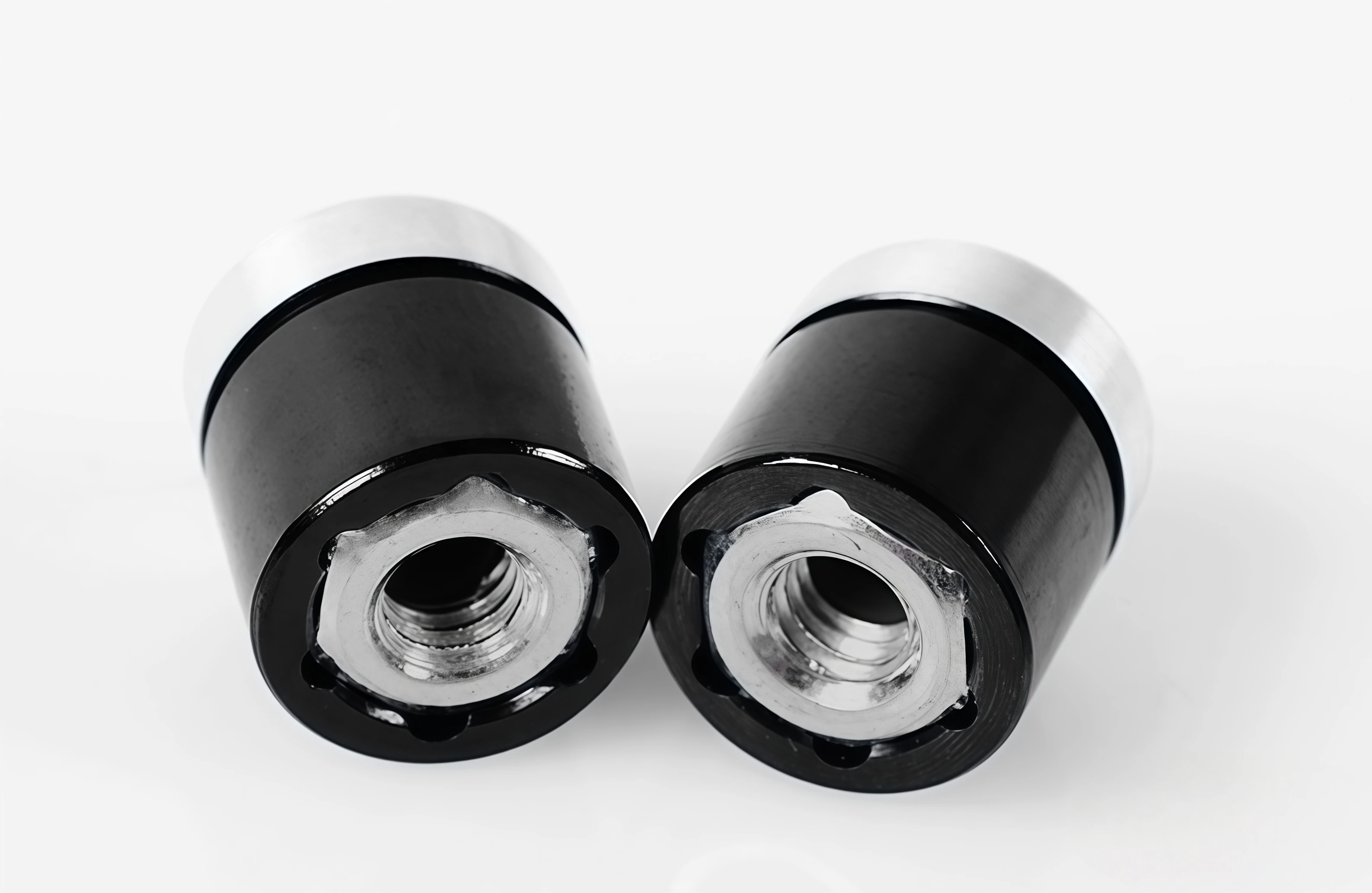 

RC4WD 1/8 RC Warn Scale Manual Locking Hubs