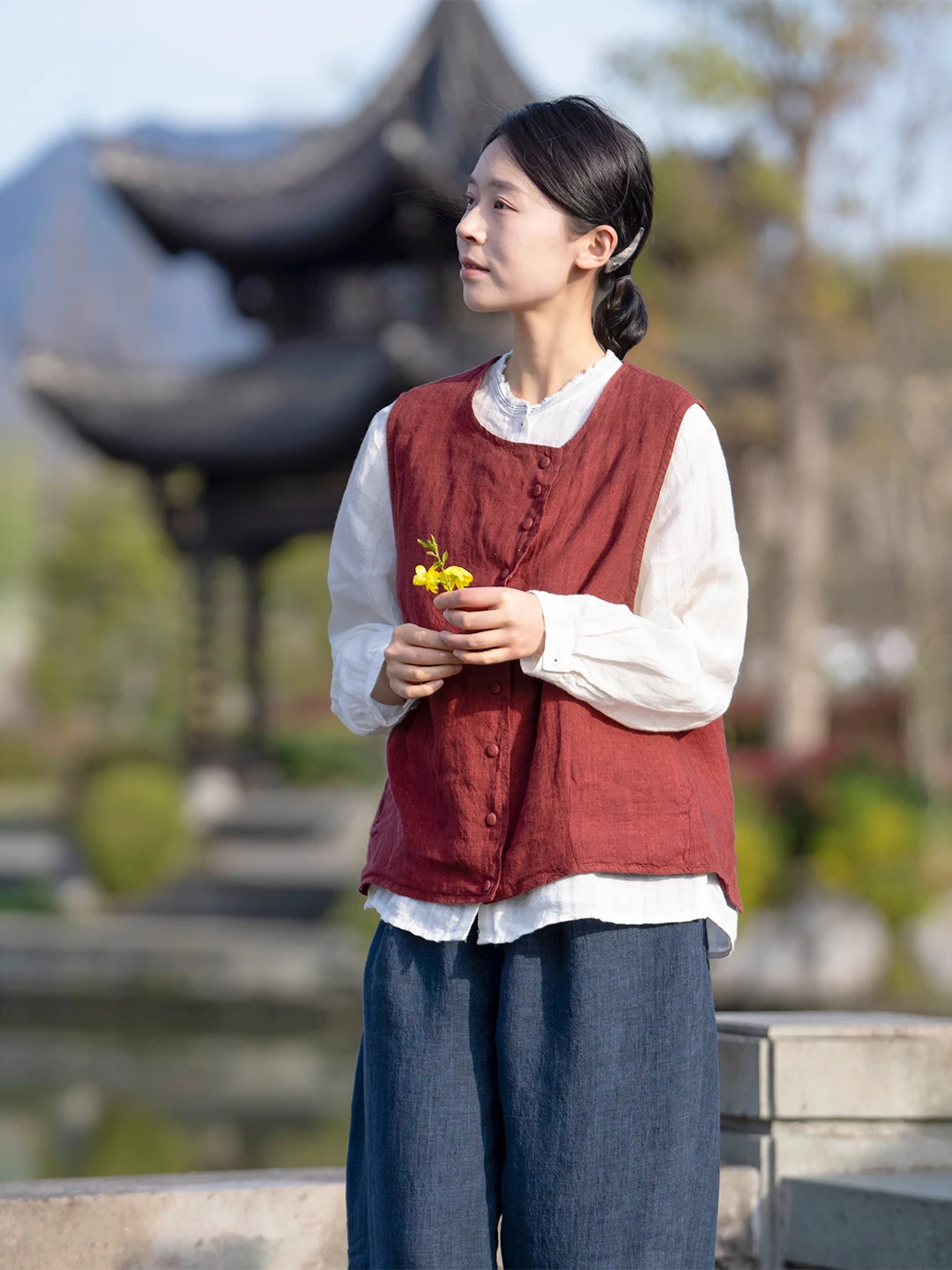 

Женский модный топ Tingzhi: Ретро-жилет из льняной ткани, однотонный, с круглым вырезом, без рукавов, свободного кроя, для весны и осени