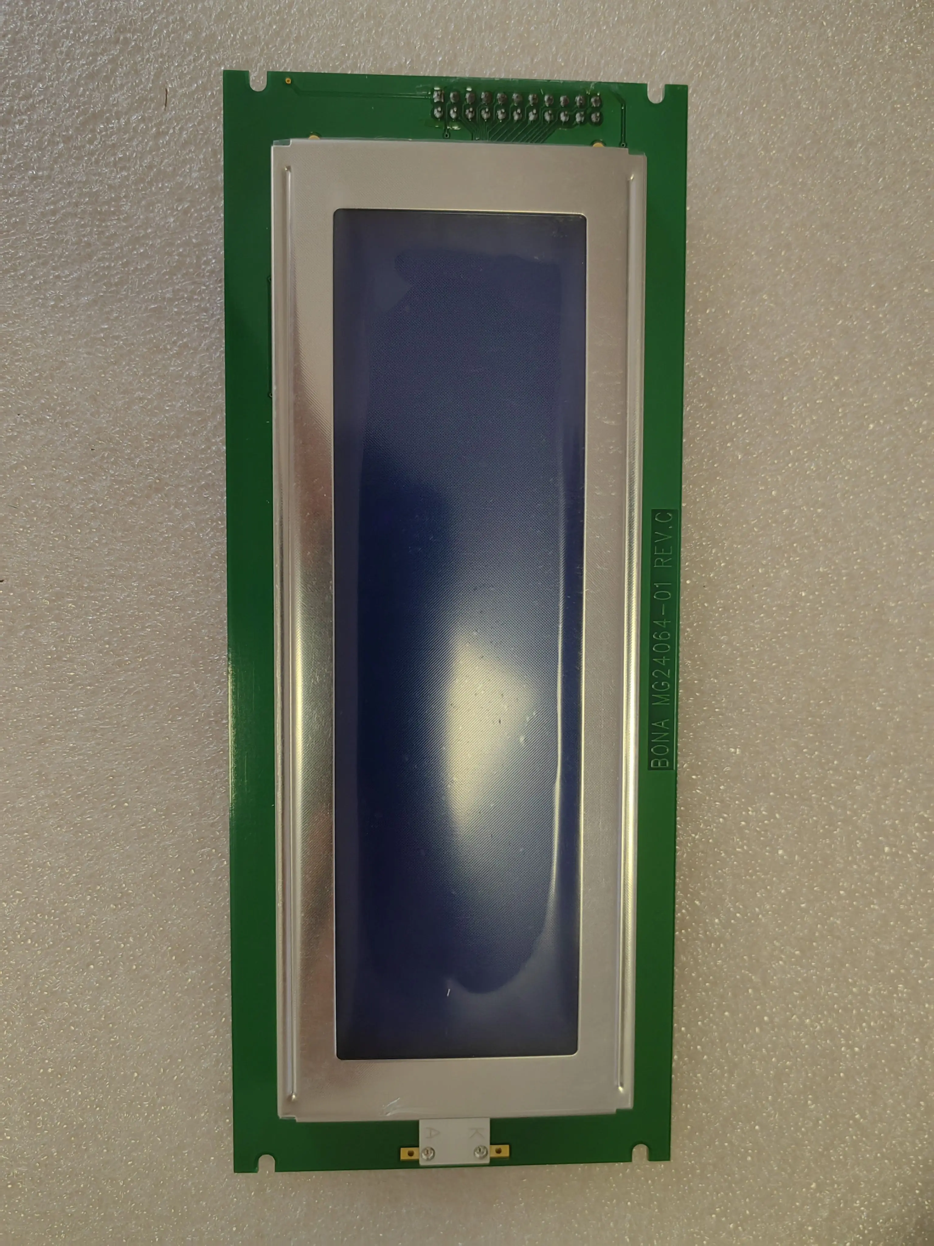 Visualizza lo schermo LCD MG24064-01