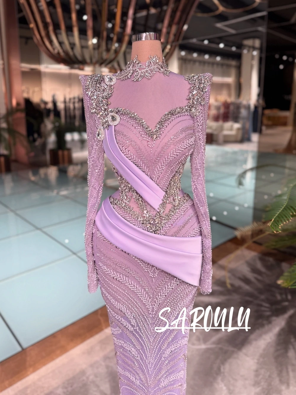 

Exquisite Romantic Beaded Long Sleeves Evening Dress Customized Shiny Rhinestones Formal Events Women Wear Celebrity Prom Gown