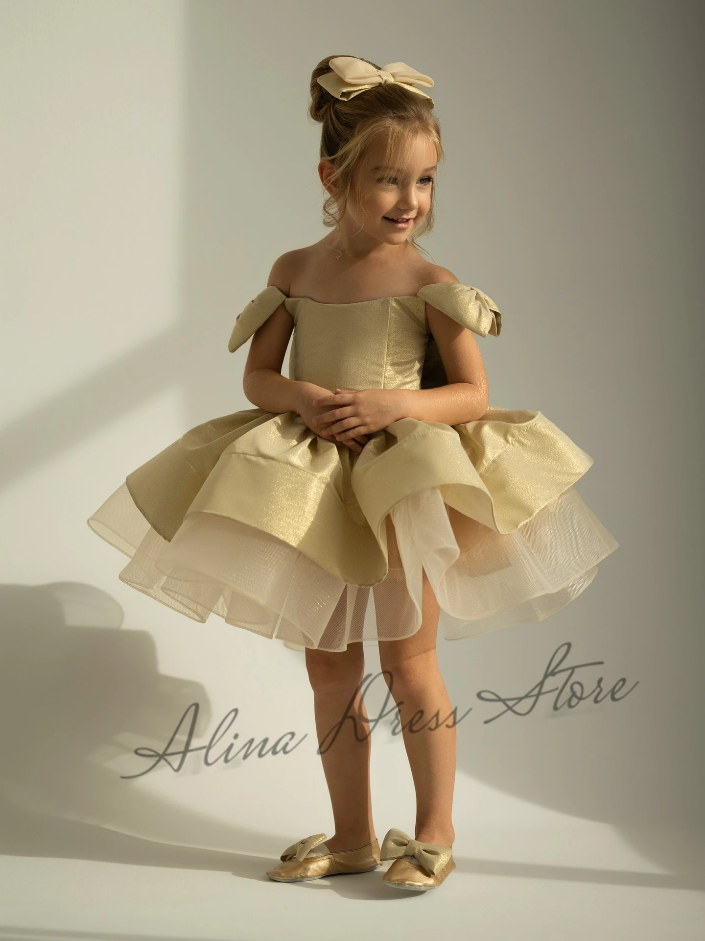 

Customized Gold Flower Girl Dress For Wedding Tulle With Bow 2026 Kids Birthday Elegant Party First Communion Ball Gown