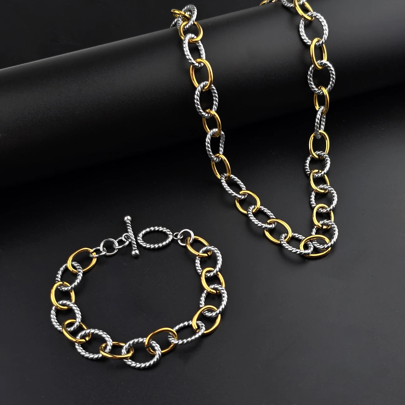 

Stainless Steel Women's Set of Two Necklace Bracelet Suitable for Women's Daily Wear Set Jewelry Gift