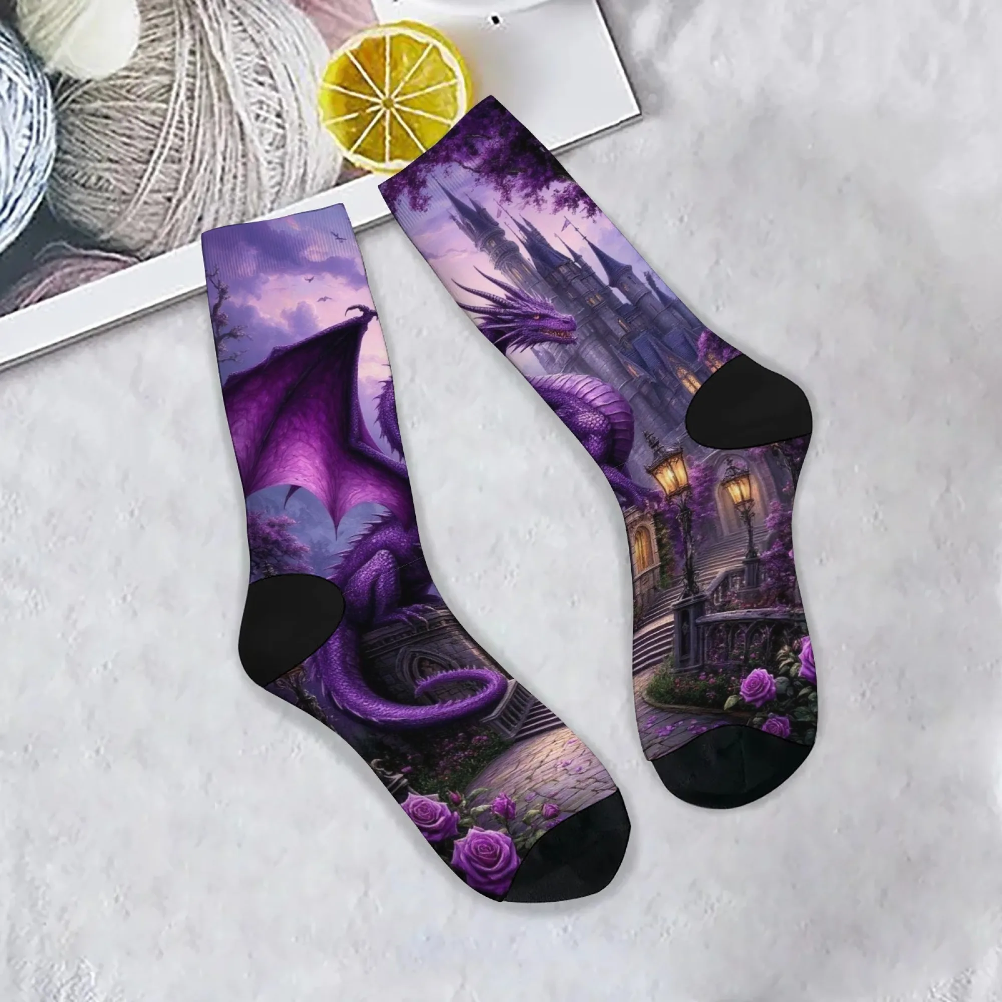 Dragon Gothic Castle Rose Herrensocken Bequeme warme lässige Sportsocken Straße Hip-Hop Retro Trend Socken Neuheit Party Geschenk