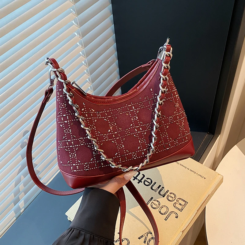 

PU Solid Color Sewing Boston Autumn New Versatile 2025 Hot Sale Bags for Women CHAINS Large Capacity Commuting Crossbody Bags