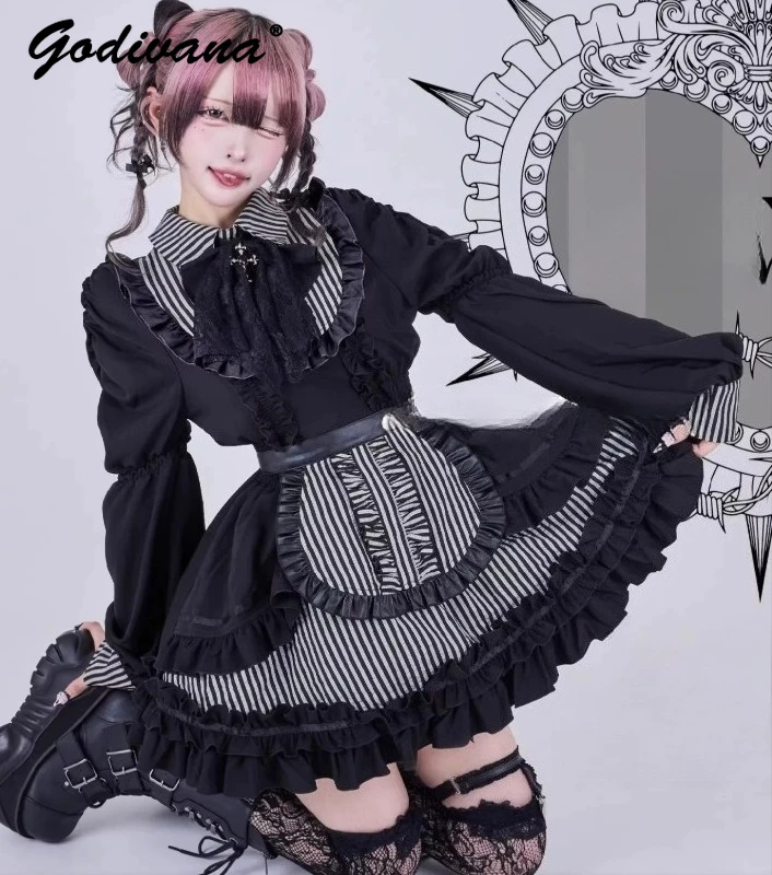 

Японский массовый костюм для косплея в стиле гот-мейд: женское платье-лолита в полоску, черное, с длинным рукавом и фартуком