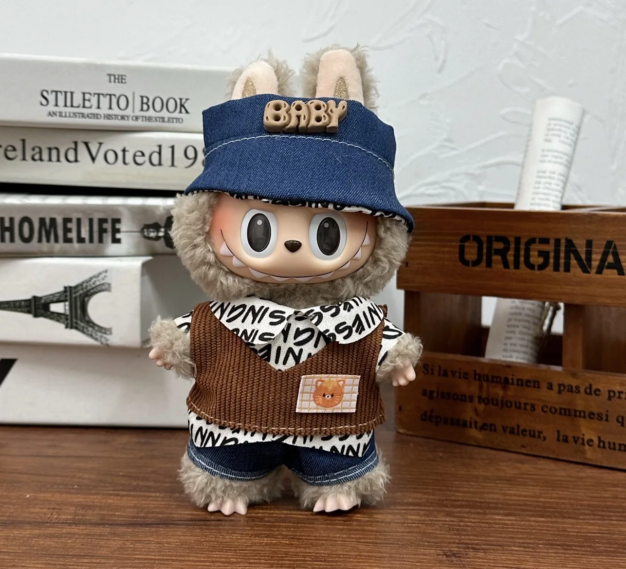 

17cm cute Labubu Doll Outfits Designer set Girl Doll Luxury Labubu Clothes Fashion Sweate Rcoat Labubu Accessories outfit Custom