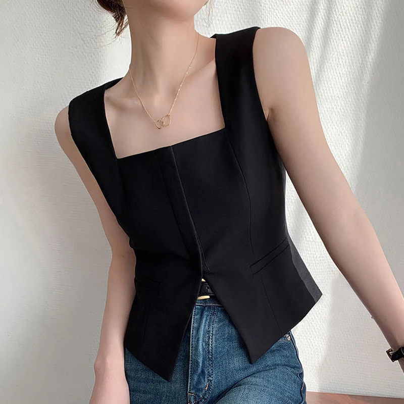 Black Square Neck Sleeveless Vest Women's Summer 2024 Fashion New Design Sense Hollow Split Fashion Top