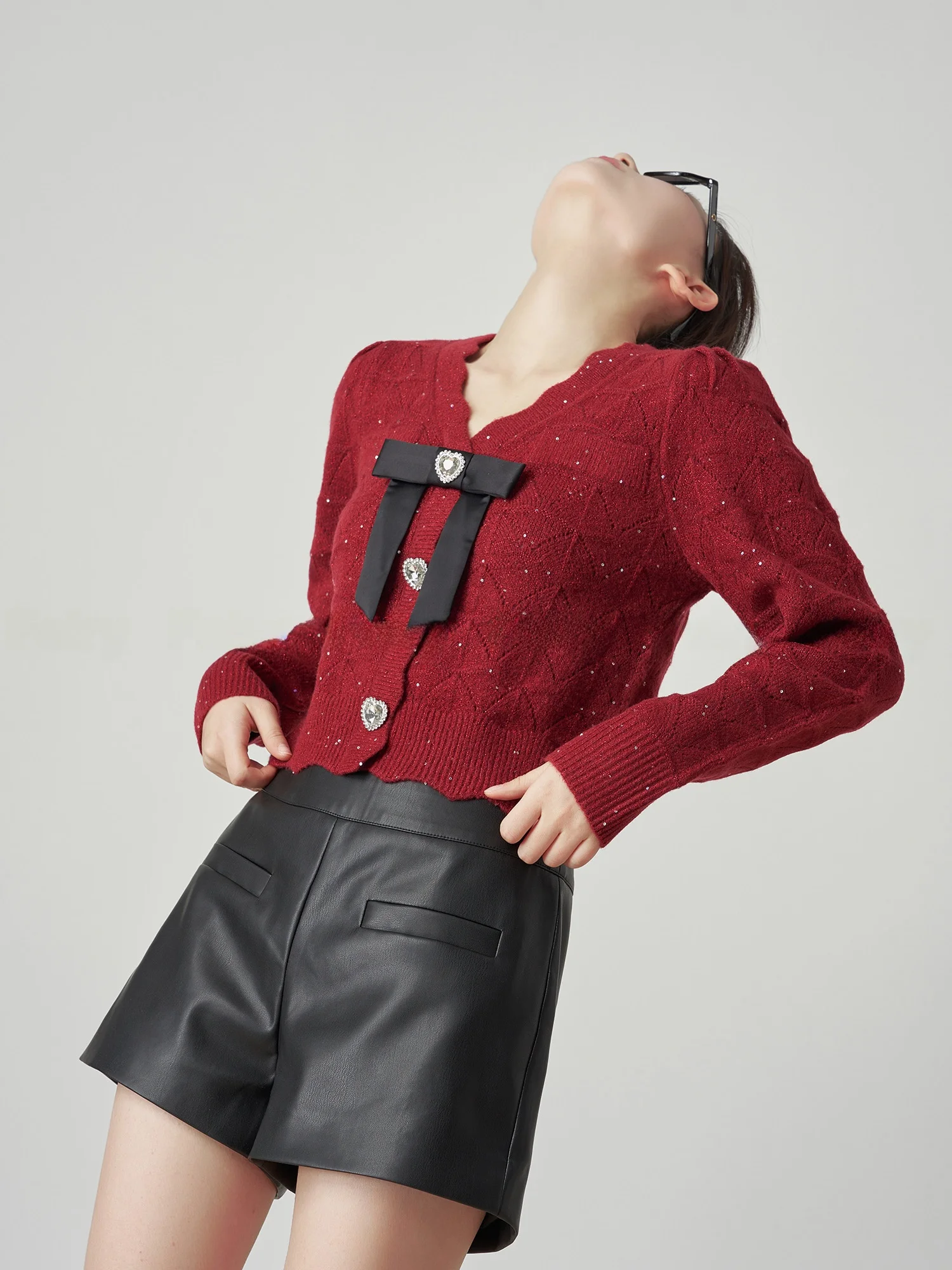 

Red V-Ne Knitted Sweater Coat Women's ort Sle Knot New Year Aosphere High-End Feeling Love Button Trendy