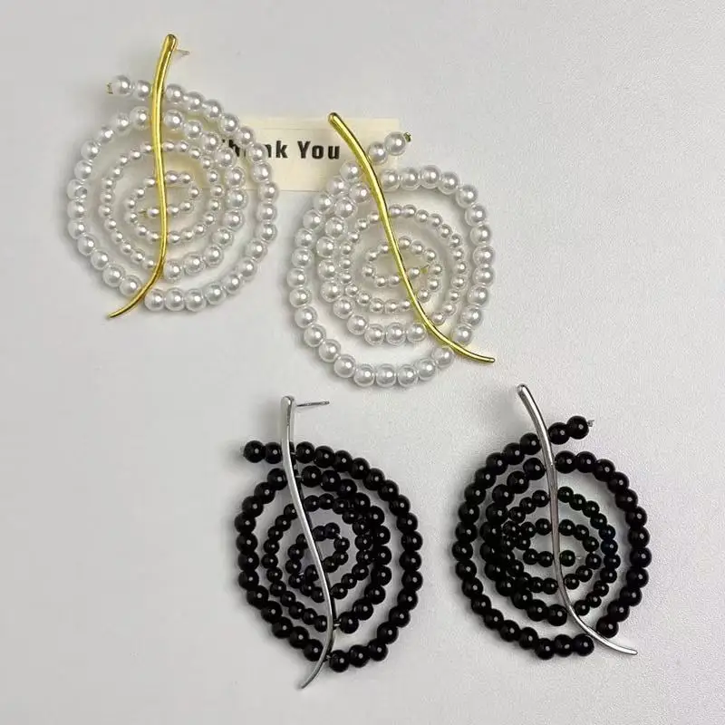 

Rarely-seen Design With Exaggerated Agate Pearl Woven Spiral Earrings For Ladies, Featuring High-end And Unique Style.