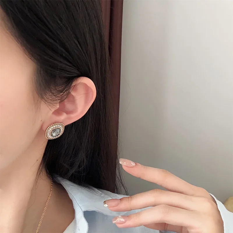 European and American exquisite multi purpose fashionable black square diamond studded stud earrings for women