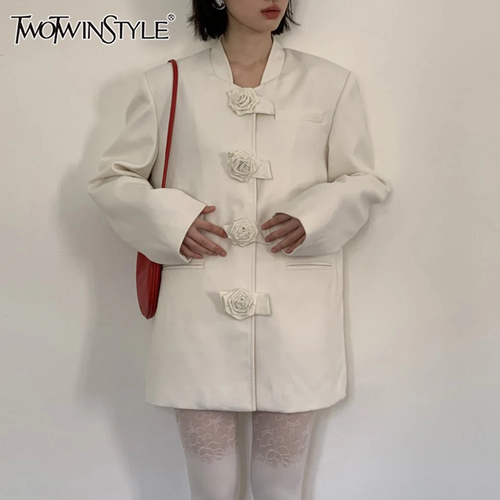 

TWOTWINSTYLE Solid Patchwork Appliques Coats For Women Round Neck Long Sleeve Spliced Pocket Designer Jackets Female Fashion New