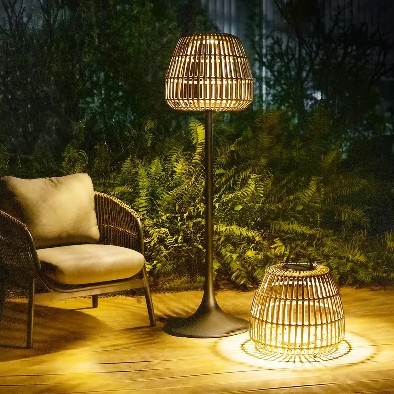 Retro Outdoor Landscape Lamp Waterproof IP67 LED Light Source for Garden or Villa Garden Furniture Outside Solar Lamp
