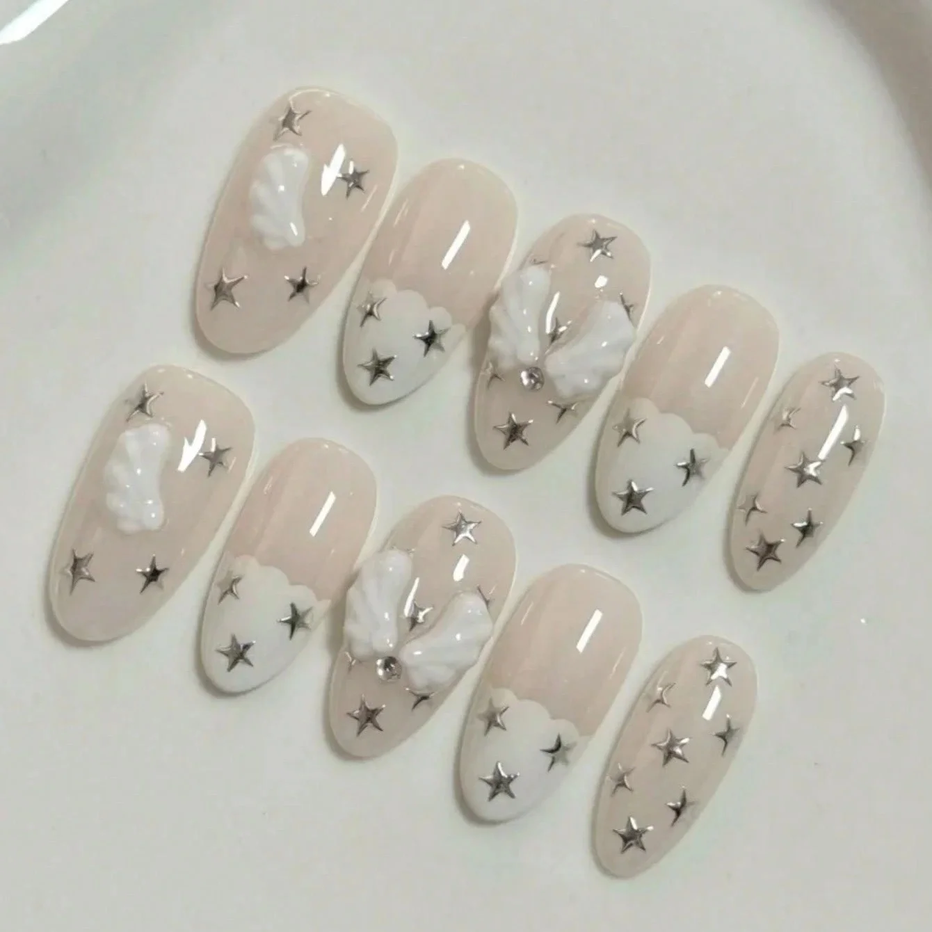 10 Pieces of Hand-Pressed Almond-Shaped Nails, Beautiful Fake Nails, with angel Wing Notes, Suitable for Women