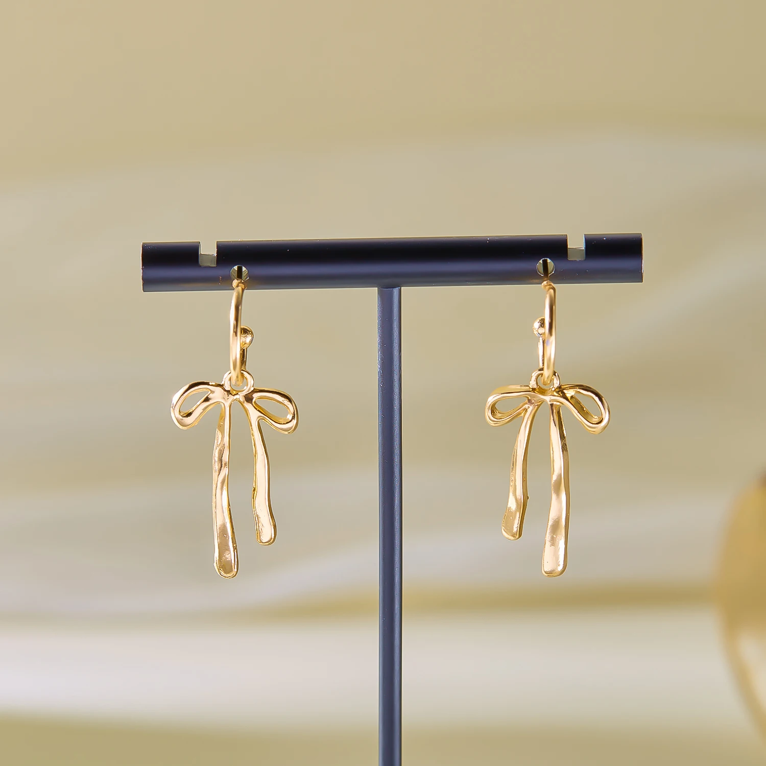 Gold Plated Bowknot Dangle Earrings for Women Fashion Vintage Bow Tassel Metal Piercing Earring Party Friendship Jewelry Decor