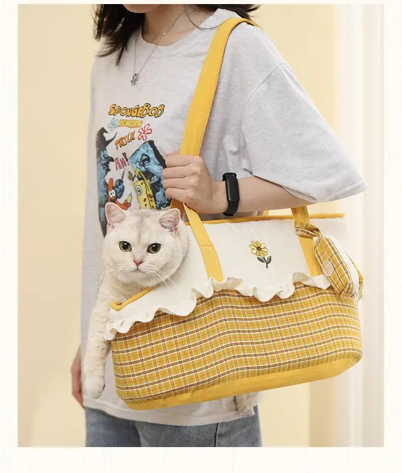 Autumn Winter Dog Bag for Small Dogs Portable Cat Bags Carriers Fashion Shoulder Bag for Travel Breathable Outing Cat Backpack