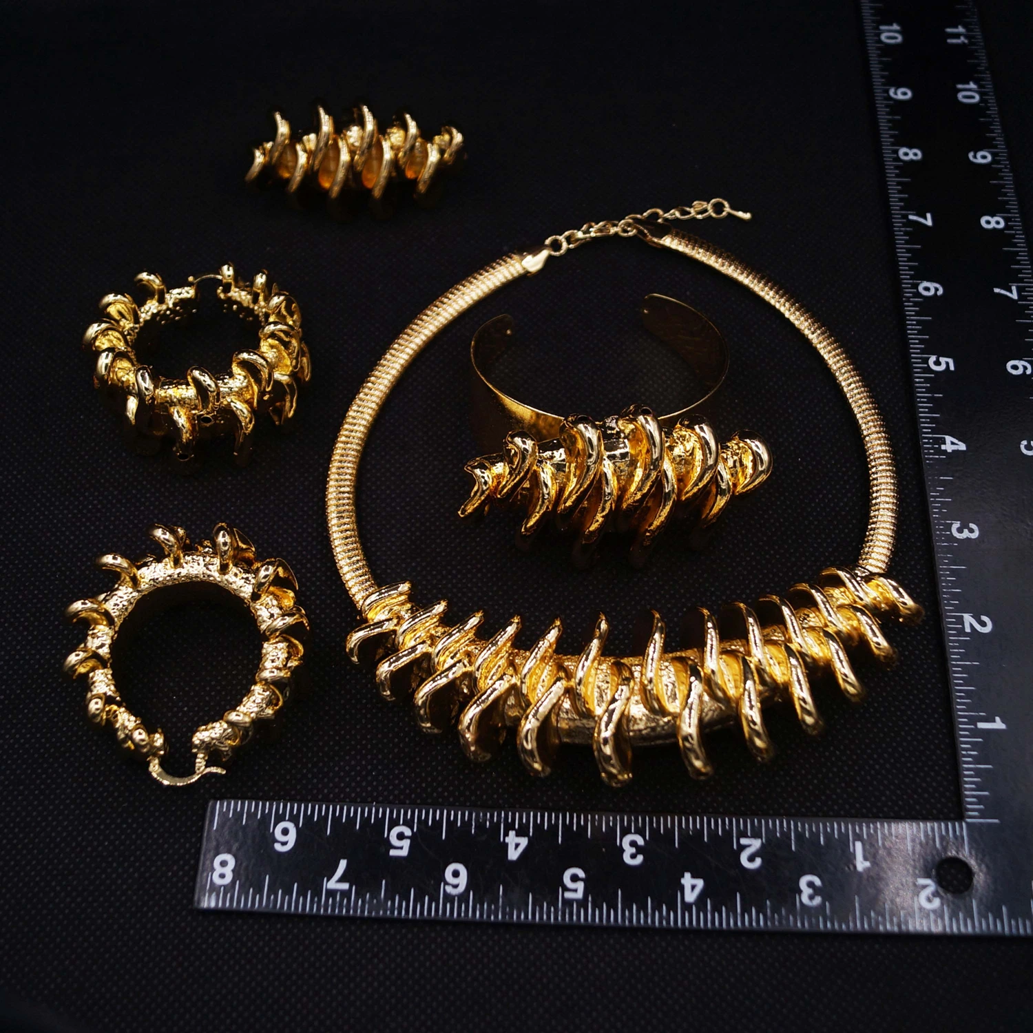 Yulaili new hot selling high-end jewelry four sets of unique design of Nigeria Dubai style factory straight hair engagement jewe