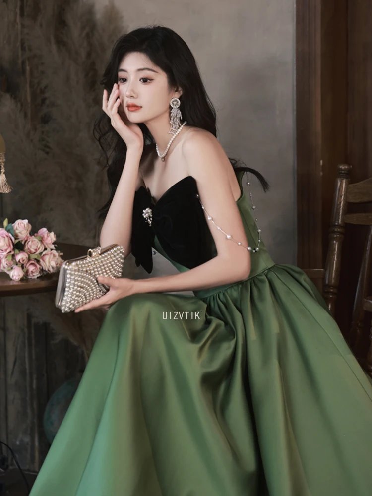 Einfache grüne lange Abendkleider für Damen, trägerlos, Satin, große Schleife, knöchellang, Ballkleider, luxuriöses formelles Party-Anlasskleid