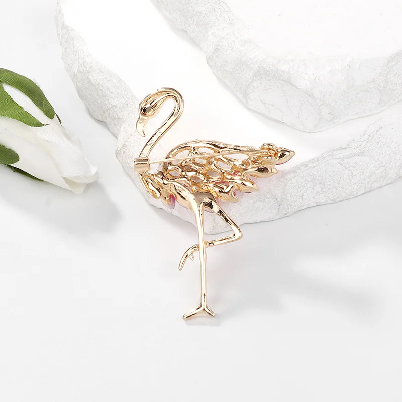 New Fashion Shiny Crystal Flamingo Brooch Luxury Niche High Grade Animal Female Clothing Accessory Pin Jewelry Gift