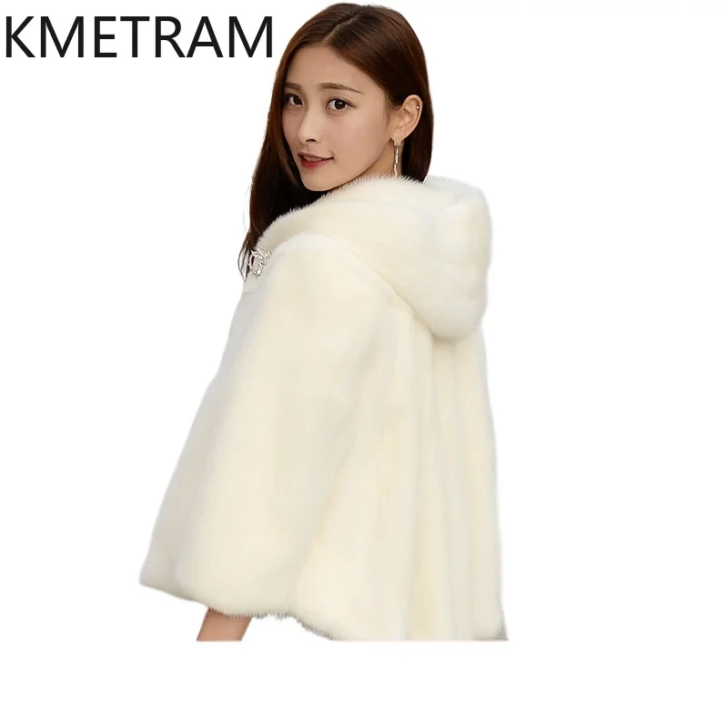 معاطف KMETRAM 100% من فرو المنك الطبيعي للنساء 2025 معطف شتوي دافئ من الفرو الحقيقي أبيض قصير بقلنسوة جديد في ملابس خارجية نسائية
