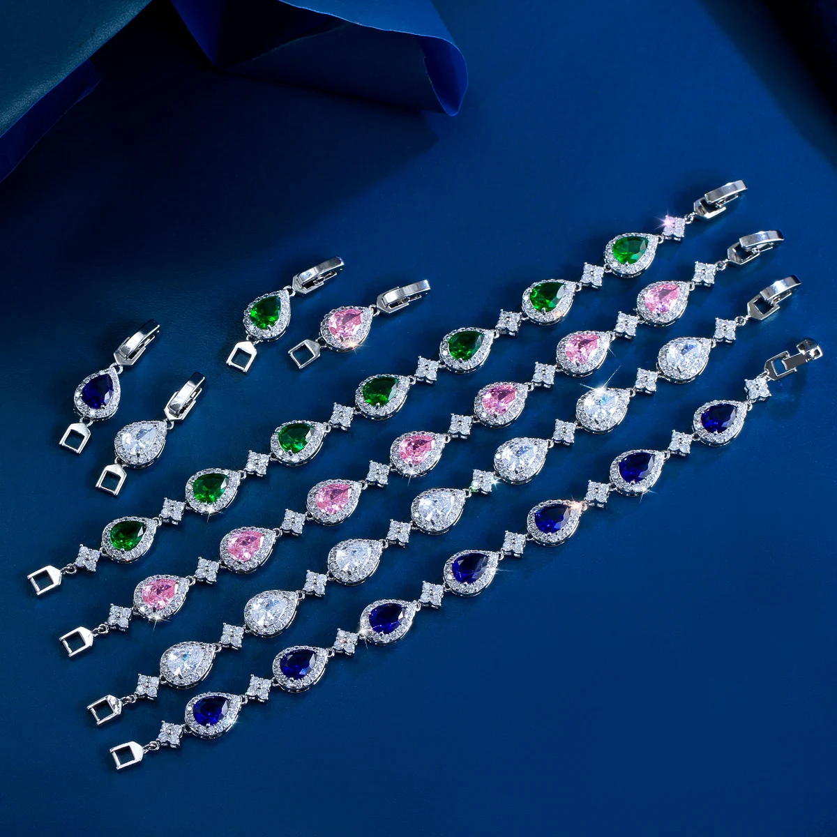 CWWZircons Neues Modisches Grünes Großes Wassertropfen-Kubikzirkonia-Tennisarmband für Damen, Schickes Party-Hochzeitsschmuck-Geschenk S0145 – Detail 12