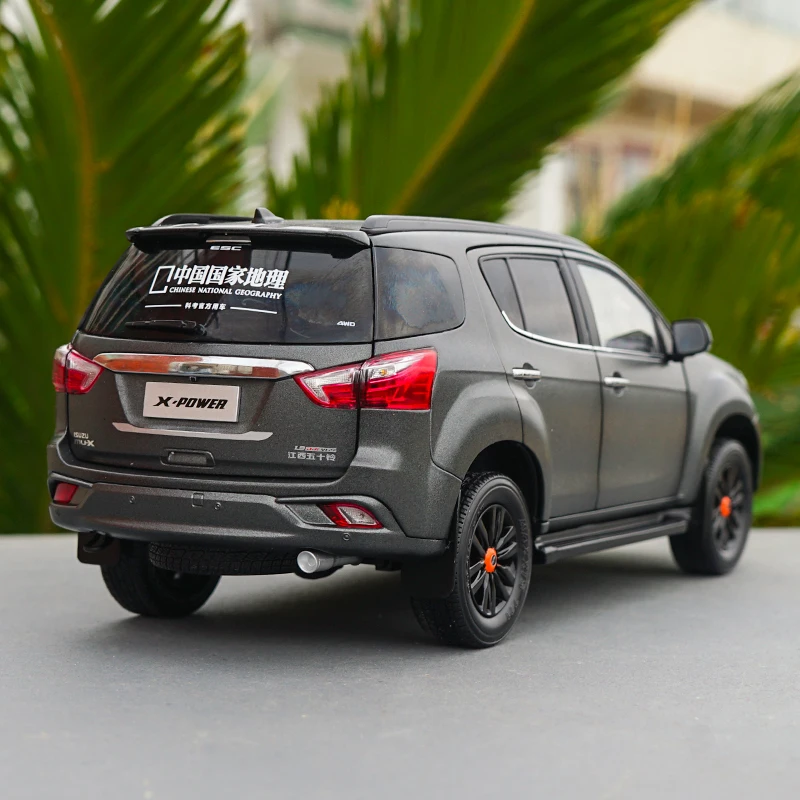 1/18 ISUZU MU-X SUV Alloy Car Model Diecast Metal Off-road Vehicle
